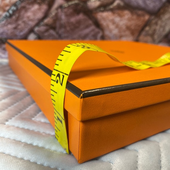 AUTHENTIC HERMES GIFT BOXES - Picture 5 of 15